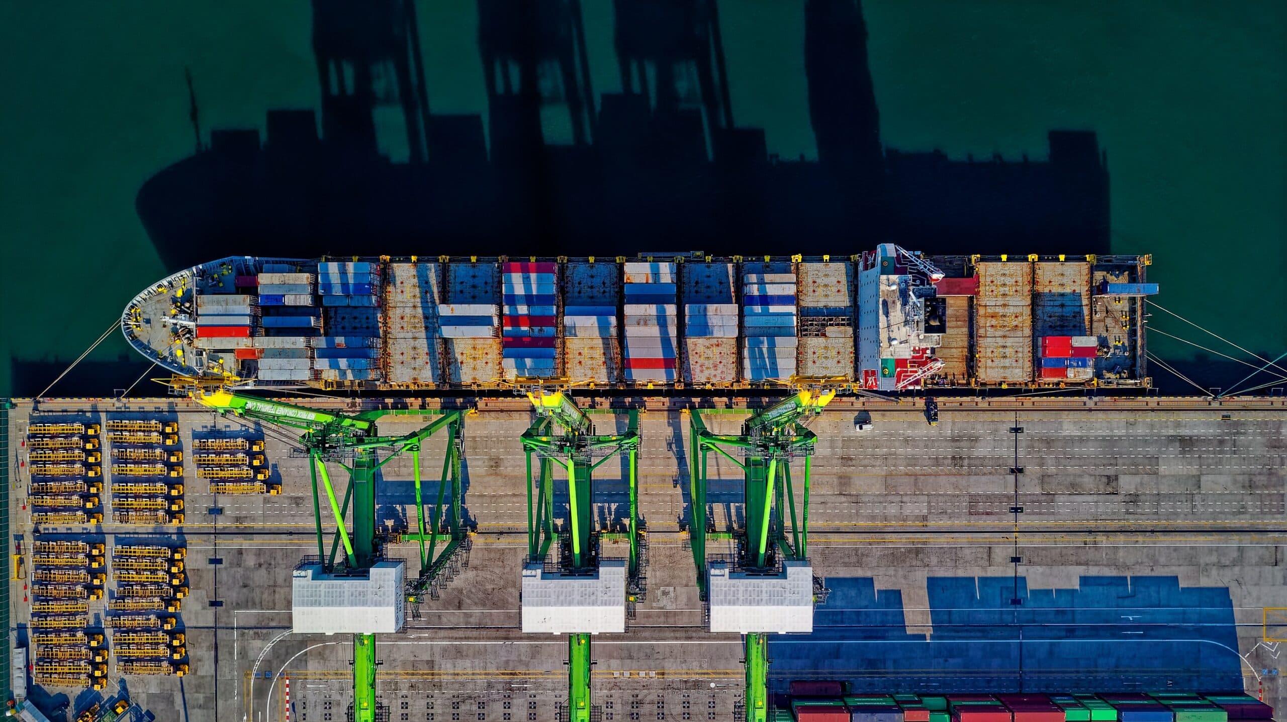 Port Import of goods with a ship